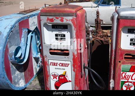 Embudo, NM, New Mexico, Classical gas Museum, di proprietà di Johny Meier : Old gas Pumps Foto Stock