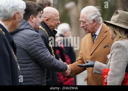 Il Principe di Galles arriva ad aprire la nuova Scuola di Scienze veterinarie della Aberystwyth University a Penglais, Aberystwyth University a Cerediaion, Galles. Data immagine: Venerdì 10 dicembre 2021. Foto Stock