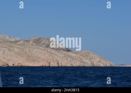 Navigazione attraverso l'isola croata, Sveti Grgur, Prvic, Krk, mare adriatico, Croato, Europa Foto Stock