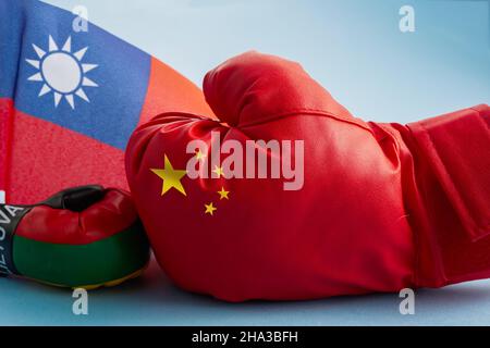 Concetto di guerra commerciale. Cina Lituania rapporto politico partenariato conflitto diviso concetto. Foto Stock