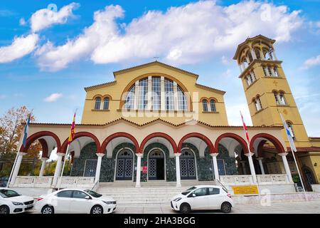 LARIS, GRECIA - Dic 06, 2021: Chiesa Metropolitana di Agios AchilleosAgios Achilleios è la Chiesa Metropolitana della città di Larissa Foto Stock