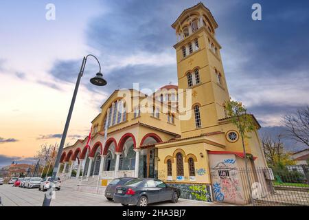 LARIS, GRECIA - Dic 06, 2021: Chiesa Metropolitana di Agios AchilleosAgios Achilleios è la Chiesa Metropolitana della città di Larissa Foto Stock