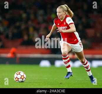 Londra, Regno Unito, DICEMBRE 09: Beth Mead dell'Arsenal durante la Woman's Champions League Group C tra le donne dell'Arsenal e il Barcelona Femenino alla EMI Foto Stock