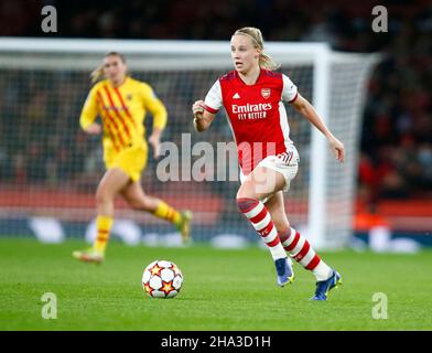 Londra, Regno Unito, DICEMBRE 09: Beth Mead dell'Arsenal durante la Woman's Champions League Group C tra le donne dell'Arsenal e il Barcelona Femenino alla EMI Foto Stock