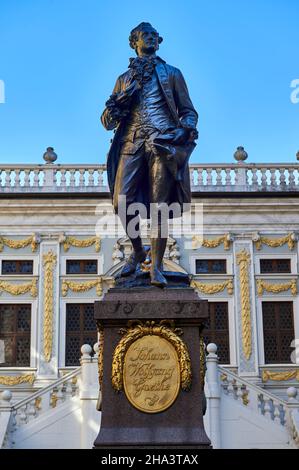 Il monumento di Goethe sul Naschmarkt di fronte alla Vecchia Borsa, Lipsia, Sassonia, Germania Foto Stock