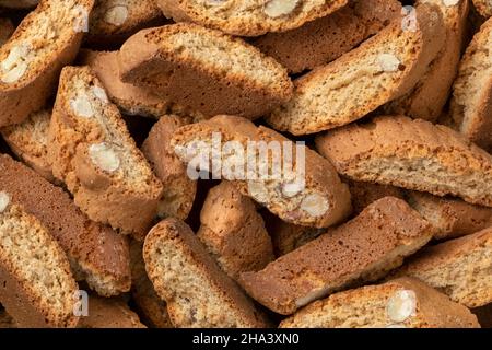 Fresco tradizionale italiano Cantuccini full frame da vicino come sfondo Foto Stock