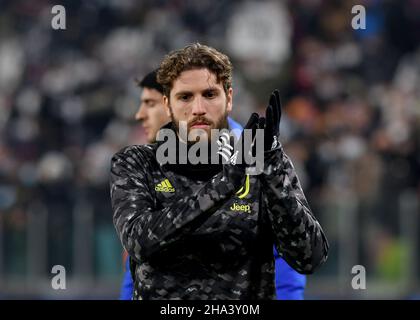 Manuel Locatelli della Juventus FC si scalda durante la partita di calcio UEFA Champions League 2021/22 Group Stage-Group H tra Juventus FC e Malmo FF allo Juventus Stadium-Torino, Italia il 08 dicembre 2021-Photo ReporterTorino Foto Stock