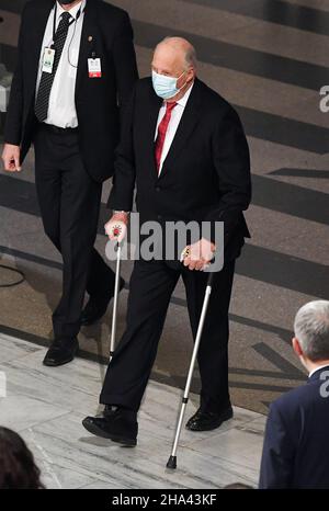 Oslo, Norvegia. 10th Dic 2021. Il re norvegese Harald partecipa alla cerimonia del Premio Nobel per la Pace al municipio di Oslo il 10 dicembre 2021. Foto di Rune Hellestad/ Credit: UPI/Alamy Live News Foto Stock