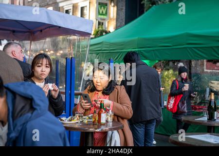 Oyster stalla Borough Market nel dicembre 2021 Foto Stock