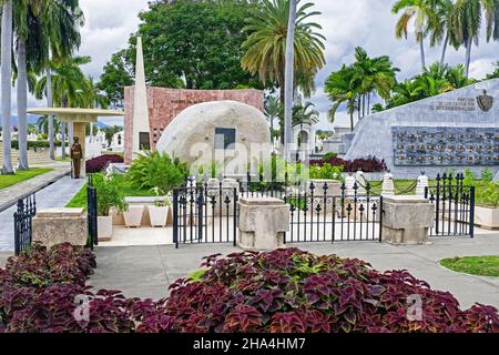 Mausoleo di Fidel Castro, presidente cubano e leader rivoluzionario nel cimitero di Santa Ifigenia a Santiago di Cuba, sull'isola di Cuba, Caraibi Foto Stock