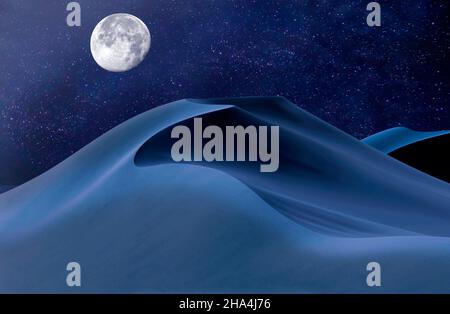 luna piena in una notte di deserto stellato (m) Foto Stock
