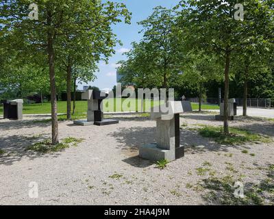 petuelpark, distretti di schwabing / milbertshofen, disposti sopra il tunnel del petuel, aperto nel giugno 27,2004. opera d'arte: leggerns Foto Stock