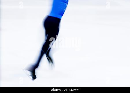 Neuss, Germania. 10th Dic 2021. Pattinaggio a figure: Campionati tedeschi, singoli uomini, programma breve: Nikita Starostin sul ghiaccio. Credit: Rolf Vennenbernd/dpa/Alamy Live News Foto Stock