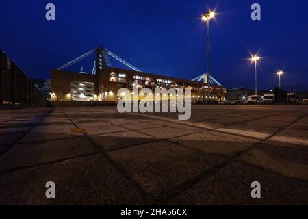 Genova, Italia, 10th dicembre 2021. Una vista generale dello stadio prima della partita della Serie A a a Luigi Ferraris, Genova. Il credito d'immagine dovrebbe essere: Jonathan Moscrop / Sportimage Credit: Sportimage/Alamy Live News Foto Stock