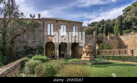 abbazia di sainte marie de fontfroide vicino a narbonne. ex abbazia cistercense fondata nel 1093. Foto Stock