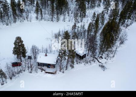 capanna nella foresta,lapponia,finlandia Foto Stock