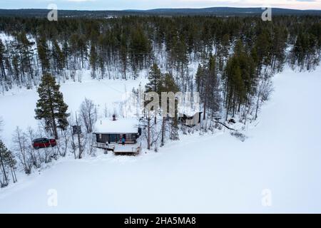 capanna nella foresta,lapponia,finlandia Foto Stock