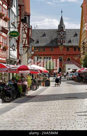 il nuovo municipio nella storica città vecchia di ochsenfurt am main, quartiere di würzburg, bassa franconia, franconia, baviera, germania Foto Stock