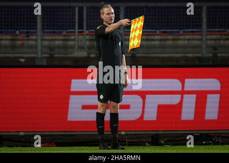 TILBURG, PAESI BASSI - GENNAIO 10: Assistente arbitro Patrick Inia durante la partita olandese di Eredivie tra Willem II e SC Cambuur al Koning Willem II Stadion il 10 Gennaio 2021 a Tilburg, Paesi Bassi (Foto di Geert van Erven/Orange Pictures) Foto Stock