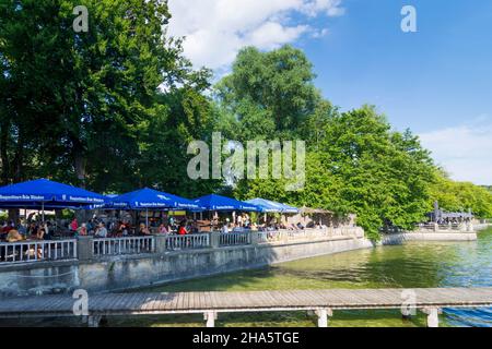 inning am ammersee, ammersee (lago ammer), birreria all'aperto nell'alta baviera, baviera, germania Foto Stock