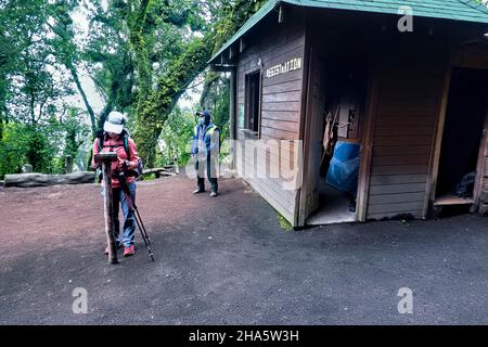 Registrazione per trekking al vulcano Acatenango, Guatemala Foto Stock