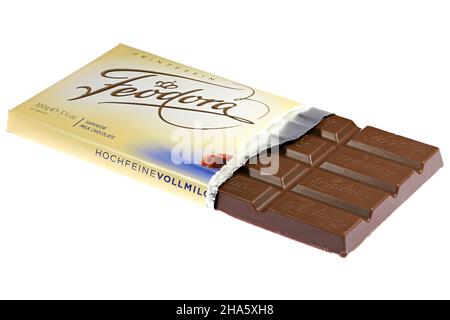 Feodora superiore cioccolato al latte isolato su sfondo bianco Foto Stock