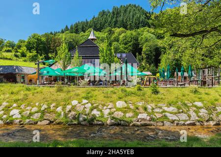 birreria all'aperto nel geroldsauer mühle, baden-baden, foresta nera, baden-wuerttemberg, germania Foto Stock