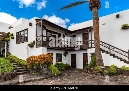 casa de los volcanes, casa dei vulcani, centro di ricerca, centro informazioni, jameos del agua, arte e sito culturale, costruito da césar manrique, artista spagnolo da lanzarote, 1919-1992, lanzarote, canarie isole canarie, spagna, europa Foto Stock