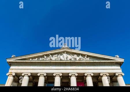 il glyptothek a königsplatz a monaco con figure completamente in plastica, architetto leo von klenze Foto Stock