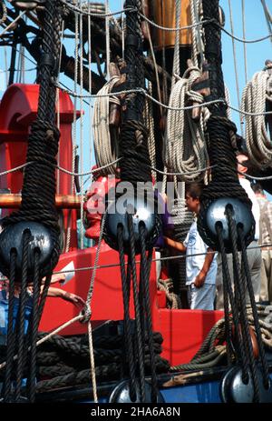 HMB Endeavour, una riproduzione della nave utilizzata dal capitano James Cook durante i suoi viaggi nell'Oceano Pacifico. Foto Stock