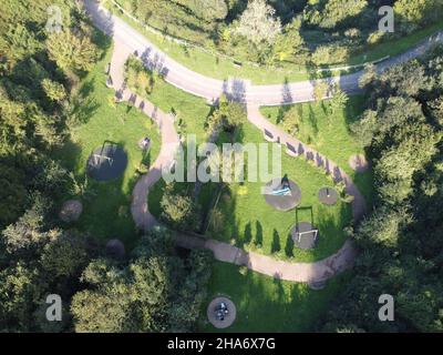 Una vista aerea di una grande zona di un po' di erba fresca, sana e verde. Foto Stock