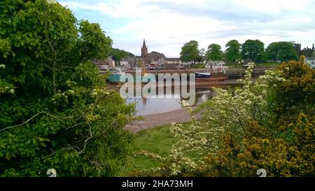 Una vista di Kirkcudbright, Dumfries & Galloway, Scozia, da sopra il fiume Foto Stock