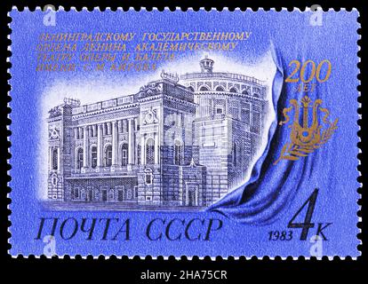 MOSCA, RUSSIA - 8 NOVEMBRE 2021: Francobollo stampato in Unione Sovietica dedicato al Bicentenario del Teatro dell'Opera e del Balletto di Kirov, Leningrado, serie, c Foto Stock