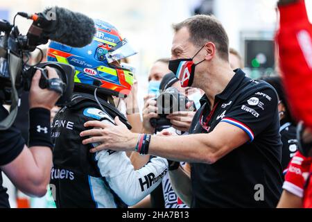 Piastri Oscar (aus), Prema Racing, Dallara F2, campione ROSSI Laurent (fra), CEO di Alpine, ritratto durante il round 8th del Campionato FIA Formula 2 2021 dal 10 al 12 dicembre 2021 sul circuito Yas Marina, a Yas Island, Abu Dhabi - Foto: Antonin Vincent/DPPI/LiveMedia Foto Stock