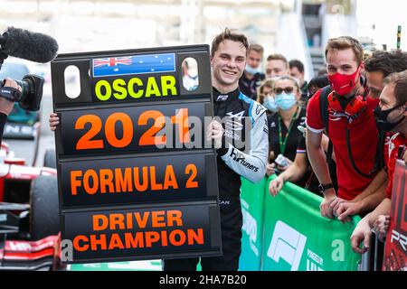 Piastri Oscar (aus), Prema Racing, Dallara F2, ritratto campione durante il round 8th del Campionato FIA di Formula 2 2021 dal 10 al 12 dicembre 2021 sul circuito Yas Marina, a Yas Island, Abu Dhabi - Foto: Antonin Vincent/DPPI/LiveMedia Foto Stock
