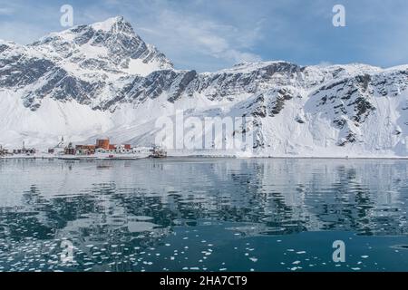 Una vista dei macchinari presso la vecchia stazione di caccia alle balene a Grytviken, georgia del Sud Foto Stock