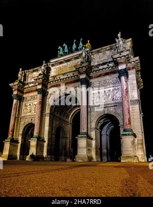 L'Arco di Trionfo del Carrousel a Parigi. Monumento francese per commemorare le vittorie militari di Napoleone. Foto Stock