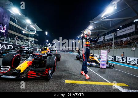 VERSTAPPEN Max (ned), Red Bull Racing Honda RB16B, pole position ritratto durante la Formula 1 Etihad Airways Abu Dhabi Grand Prix 2021, 22th round del FIA Formula uno World Championship 2021 dal 10 al 12 dicembre 2021 sul circuito Yas Marina, a Yas Island, Abu Dhabi - Foto Antonin Vincent / DPPI Foto Stock