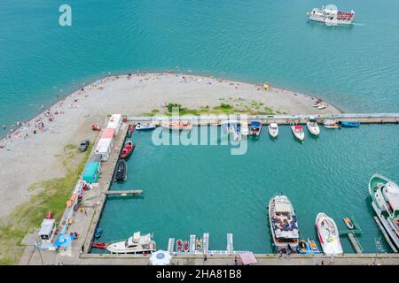 Batumi, Georgia - 06 agosto 2018: Parcheggio per imbarcazioni. Solo per uso editoriale. Foto Stock