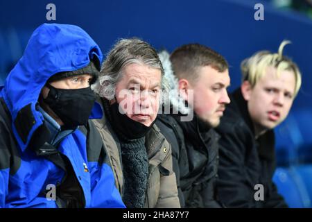 West Bromwich, Regno Unito. 11th Dic 2021. I fan di West Bromwich Albion prima della partita dell'EFL Sky Bet Championship tra West Bromwich Albion e Reading al The Hawthorns, West Bromwich, Inghilterra, il 11 dicembre 2021. Foto di Scott Boulton. Solo per uso editoriale, licenza richiesta per uso commerciale. Nessun utilizzo nelle scommesse, nei giochi o nelle pubblicazioni di un singolo club/campionato/giocatore. Credit: UK Sports Pics Ltd/Alamy Live News Foto Stock