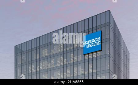 New York, NY, USA. Ottobre 14, 2021. Solo per uso editoriale, 3D CGI. American Express Signage Logo Top of Glass Building. Workplace multinazionale finanziaria Foto Stock