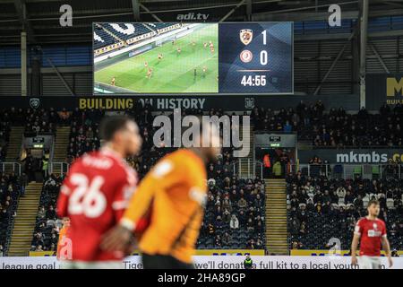 Hull, Regno Unito. 11th Dic 2021. Il tabellone all'interno del MKM Stadium poco prima della metà del tempo a Hull, Regno Unito, il 12/11/2021. (Foto di James Heaton/News Images/Sipa USA) Credit: Sipa USA/Alamy Live News Foto Stock