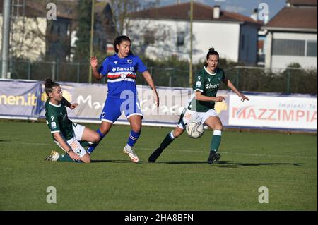 Yoreli Rincon (Sampdoria) durante Hellas Verona Women vs UC Sampdoria, partita di calcio italiana Serie A Women a Verona, Italia, dicembre 11 2021 Foto Stock