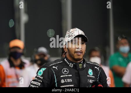Abu Dhabi, Emirati Arabi Uniti. 11th dicembre 2021. 11th dicembre 2021, Yas Marina Circuit, Abu Dhabi, FORMULA 1 ETIHAD AIRWAYS ABU DHABI GRAND PRIX 2021, nella foto Lewis Hamilton (GBR), Mercedes-AMG Petronas Formula uno Team Foto Stock
