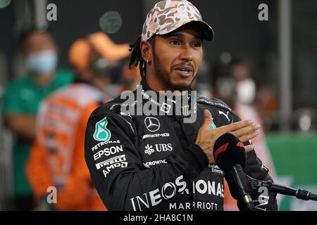Abu Dhabi, Emirati Arabi Uniti. 11th dicembre 2021. 11th dicembre 2021, Yas Marina Circuit, Abu Dhabi, FORMULA 1 ETIHAD AIRWAYS ABU DHABI GRAND PRIX 2021, nella foto Lewis Hamilton (GBR), Mercedes-AMG Petronas Formula uno Team Foto Stock