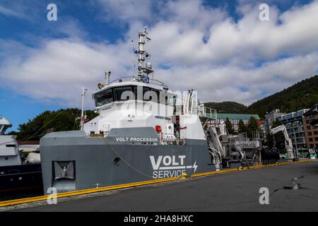 Recipiente di utilità processore Volt nel porto di Bergen, Norvegia Foto Stock