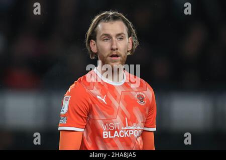 Derby, Regno Unito. 11th Dic 2021. Josh Bowler #11 di Blackpool durante la partita a Derby, Regno Unito il 12/11/2021. (Foto di Mark Cosgrove/News Images/Sipa USA) Credit: Sipa USA/Alamy Live News Foto Stock