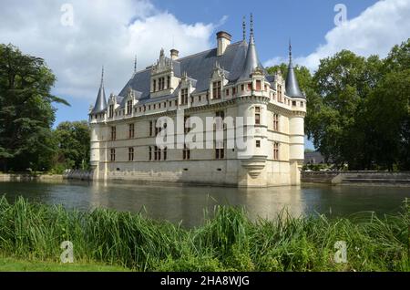 Azay le Rideau castello nella valle della Loira, Francia. E' uno dei capolavori dell'architettura rinascimentale. Foto Stock