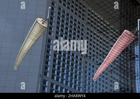 L'Arche de la Défense, edificio principale di Parigi, ordinato dal presidente Mitterand e progettato dall'architetto danese Johan otto von Spreckelsen. Foto Stock