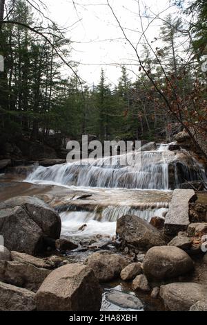 Dianaa's Bath è una serie di piccole cascate nella zona di North Conway del New Hampshire, Stati Uniti. Foto Stock